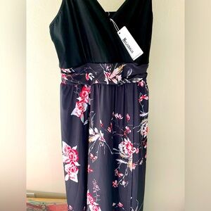 NWT Women’s Strap Maxi SZ L Black Floral Dress Newshows Split dress. Strap